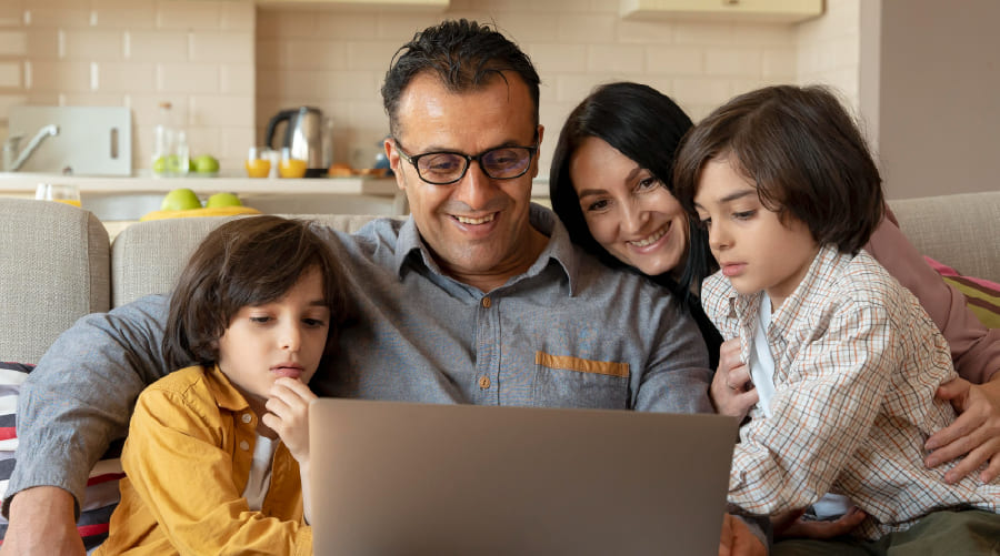 Foros en salud, será un espacio virtual en el que nuestros usuarios puedan encontrar información, experiencias y consejos relacionados con temas de salud. En estos foros , los usuarios pueden plantear preguntas, compartir sus experiencias, buscar recomendaciones y recibir consejos de nuestros expertos invitados. Desarrollaremos diferentes temas en una amplia gama de áreas de la salud, como: enfermedades, estilo de vida saludable, nutrición, planificación familiar, bienestar mental y mucho más.