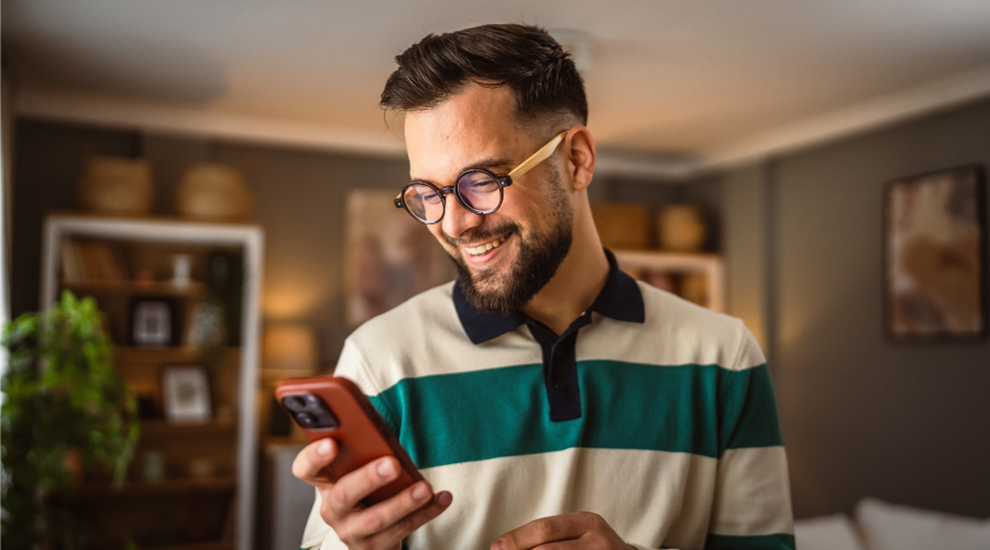 ¿Te cuesta soltar el celular incluso en tus momentos libres? tal vez estás sobre conectado. ¡Conversemos!